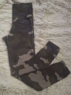 Offline by Aerie Camo Real Me Hi Rise Leggings M